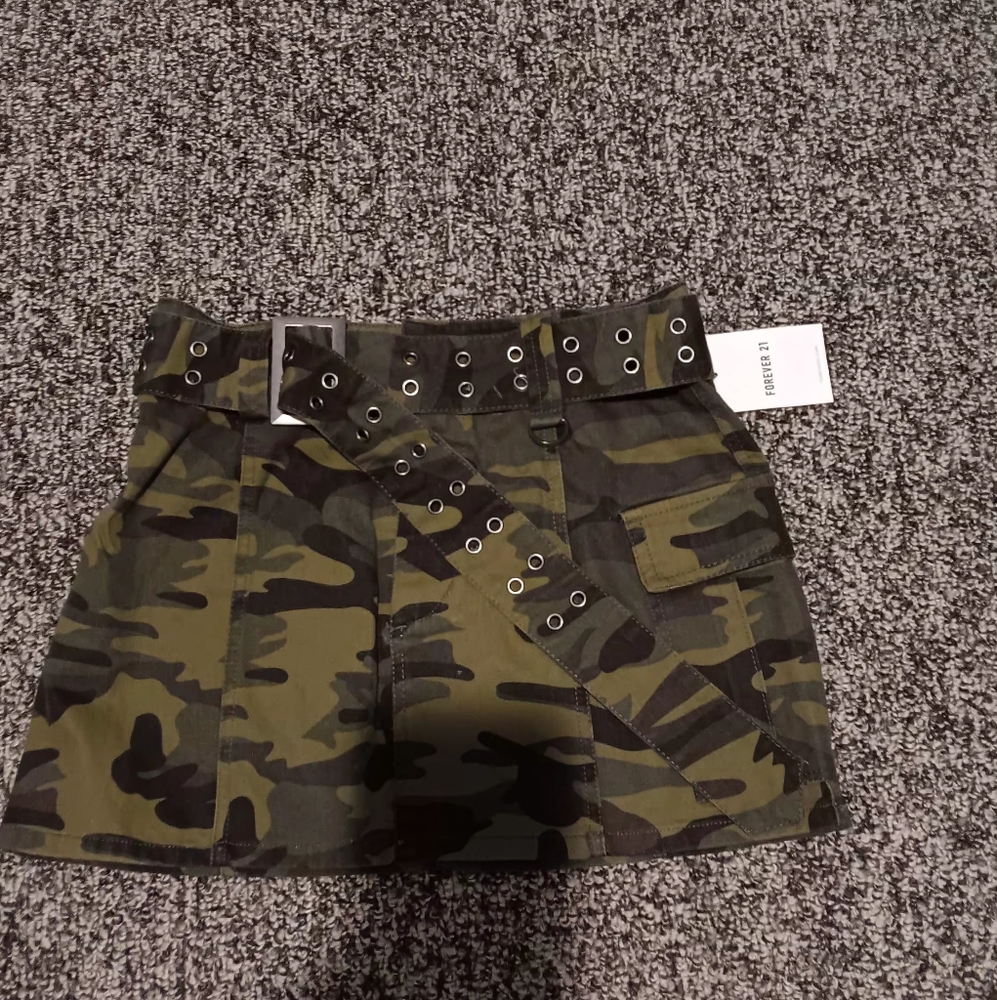 Forever 21 Green Camouflage Skirt with Belt